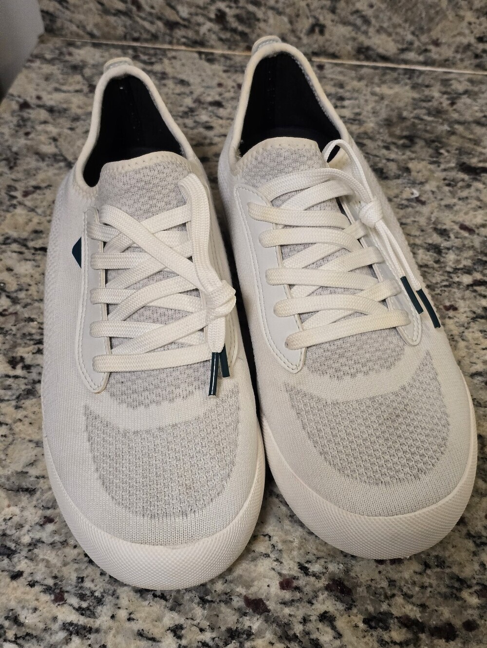 Vessi Weekend Sneakers in the Marble White Colorway Size M7 / W8 EUC